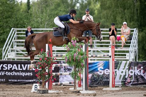 Sonja Mäkelä kävi tiedustelureissulla Myrkyssä kolmen hevosen voimin: ”Kilpailu teki tehtävänsä”