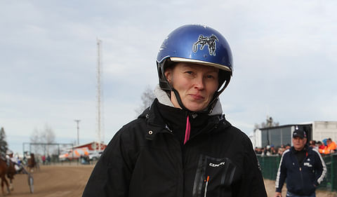 Elina Laakkosen hevoset voittivat Kuopion raveissa.