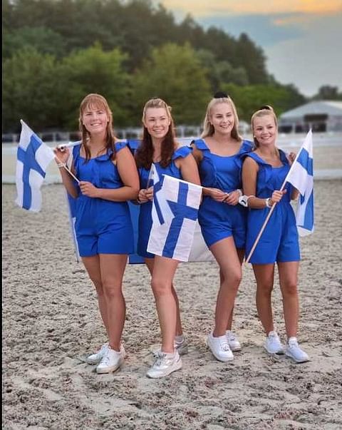 Mea Packalén, Louise Jönsson, Jenni Kinninen ja Emmi Salminen.