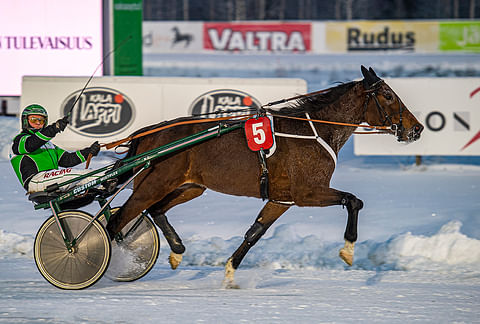 Il Funny Lin toimintatonnin arvoinen voittotulos 17,5a/2100 metriä syntyi "voittajanreiästä", johtavan takaa. Arkistokuva: Juhani Hynynen.