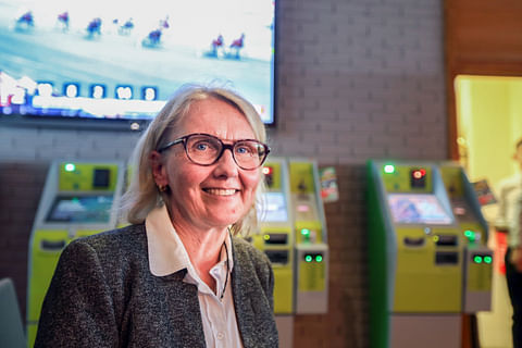 Marjaana Alaviuhkola luovuttaa keväällä 2022 ST:n puheenjohtajan nuijan seuraajalleen.