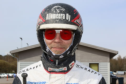 Mika Forss tuurasi Robert Berghiä Halmstadissa ja ajoi voiton ja kolmossijan. Kuva: Jarno Unkuri
