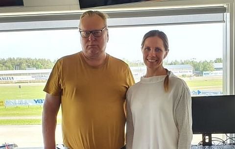 Elina Peltola ja Matti Viitala luotsaavat Pohjolan Hevosystävät ry:tä.