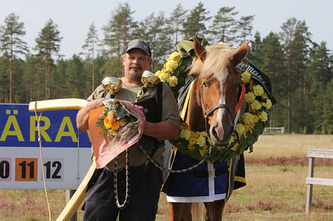 Mikko Uusimäki ja Luomutar putsasivat jälleen palkintopöydän.
