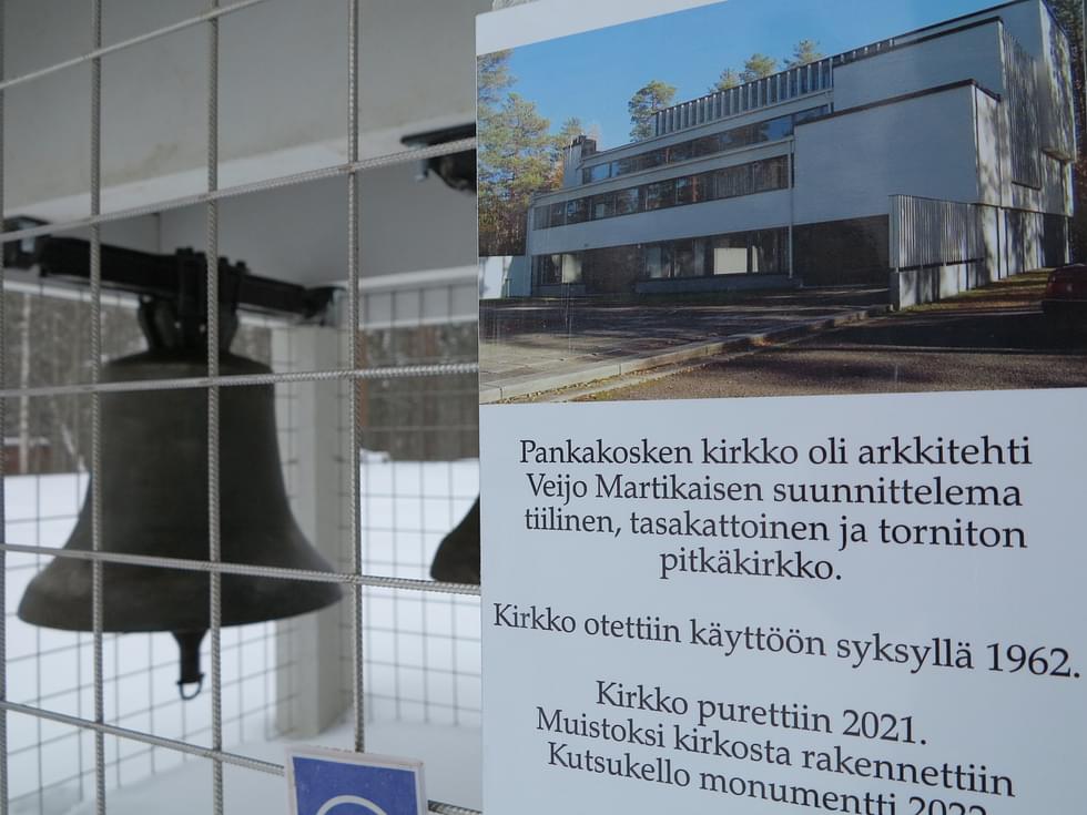 Pankakosken työkeskuksen Kutsukellot-muistomerkki on saanut muistolaatan.