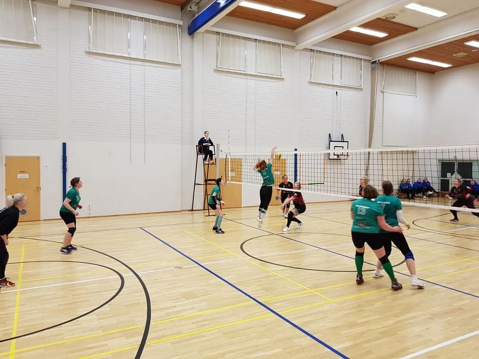 Visan naiset pelasivat kaksi ottelua Utran koululla sunnuntaina.