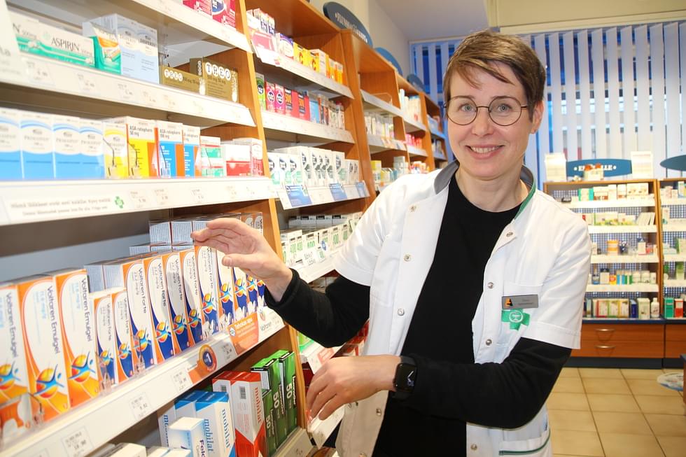 Lieksan Pielis apteekin apteekkari Tiina Koskinen ostaa Uuden apteekin liiketoiminnat. Esitys apteekkien määrän vähentämisestä lähti Lieksan apteekkareilta.