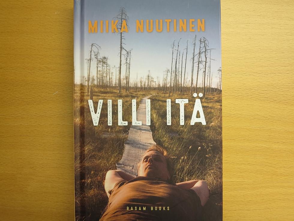 Helsinkiläisen yleiskustantamon Basam Booksin kustantamassa Miika Nousiaisen kirjoittamassa kirjassa on 249 sivua.