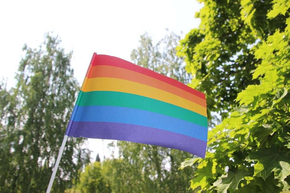 Lieksan kaupunginvaltuusto käsitteli Pride-liputuksen käyttöönottoa kokouksessaan toukokuussa.