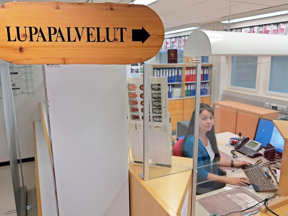 Lieksan poliisiasemalla on yksi lupasihteeri, Marja-Leena Reijonen.