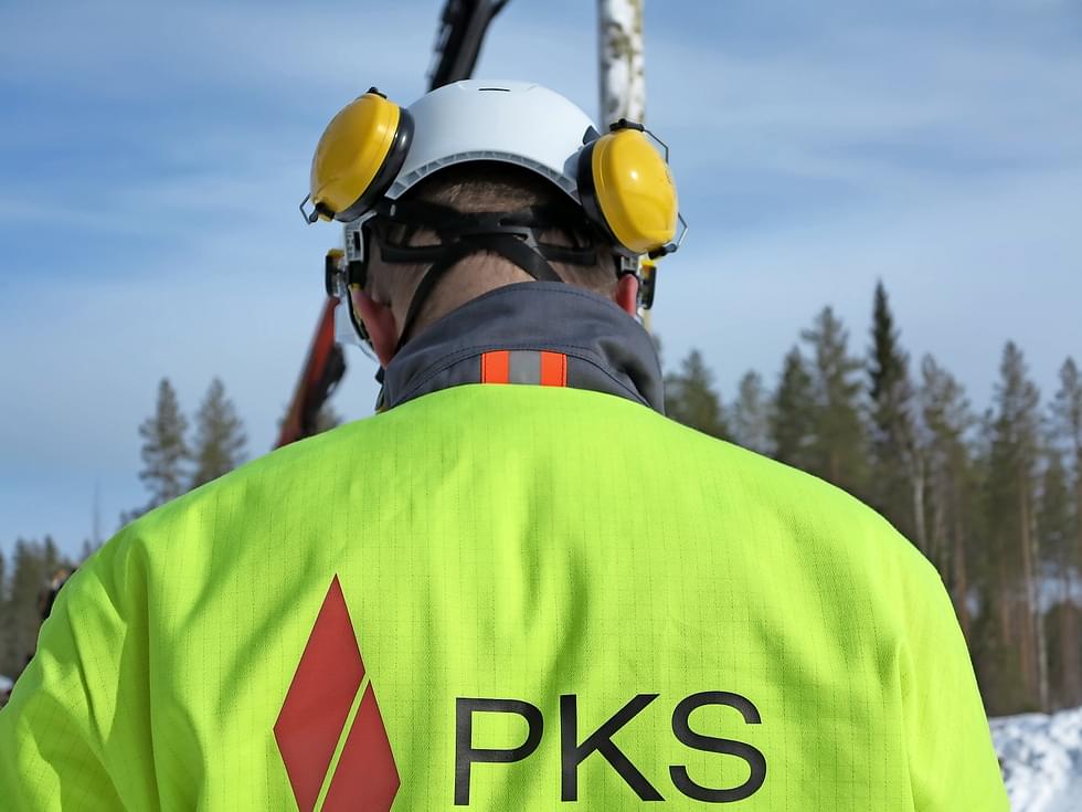 PKS Sähkönsiirto on varautunut mahdolliseen ukkosmyrskyyn lisämiehityksellä.