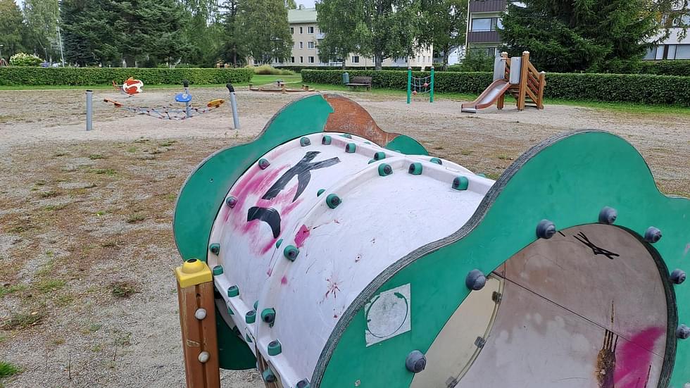 Leikkipuisto	Varpu Strengell	Vapauden puiston leikkikenttä on esimerkki osallistavasta budjetoinnista. Kuntalaiset saivat äänestää leikkikentän uusimisesta.
