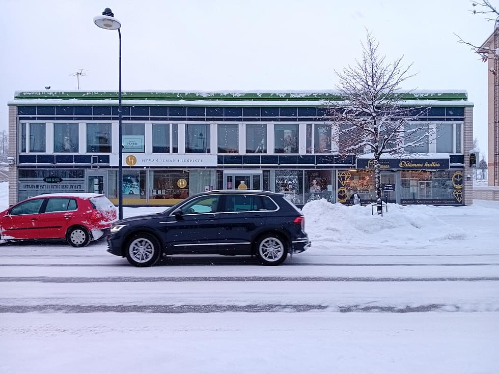 Pielisentie 22:n liikerakennuksen sisätiloja muutetaan osittain siten, että sinne tulee kaksi Airbnb-asuntoa.