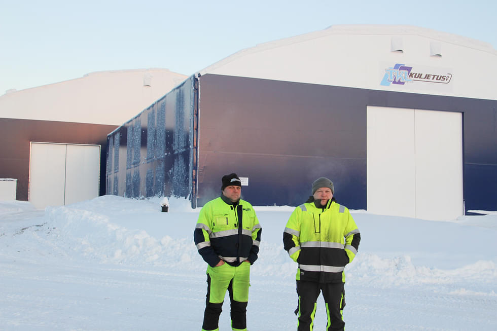 Kimmo (vas.) ja Timo Lehikoisen TKL Kuljetus oy investoi satoja tuhansia euroja uuteen teollisuuden muovijätteiden käsittelyyn tarkoitettuun terminaaliin.