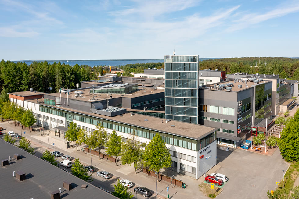 Business Joensuu omistaa Joensuun Tiedepuiston tilat ja vastaa sen liiketoiminnasta.