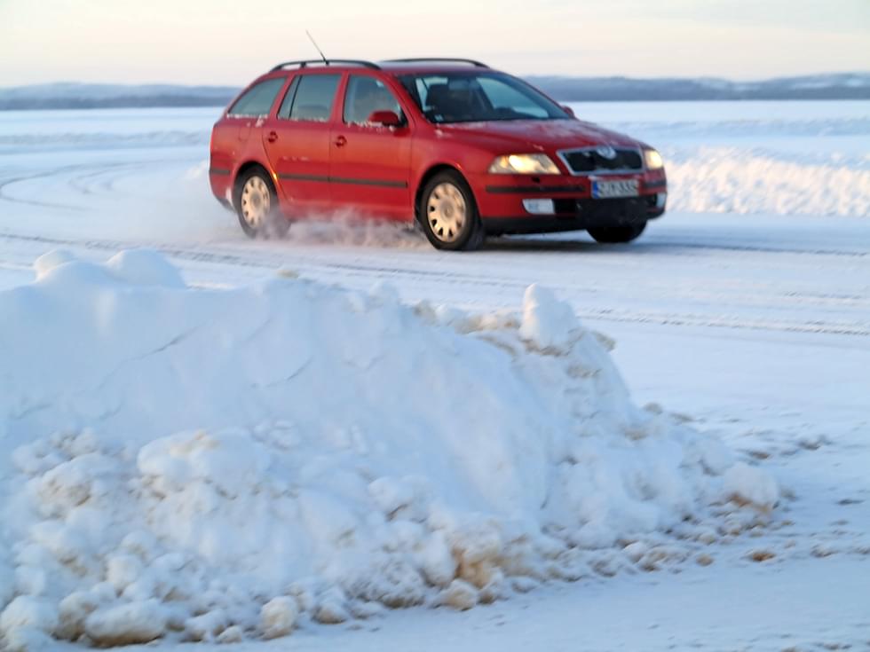 Kevätlahden jääradalla ei pääse ajamaan tänä talvena.