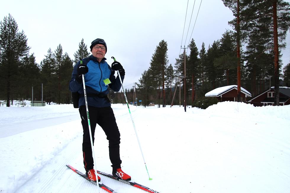 Antti Rauhamaa nautti Kolin laduilla hiihtämisestä lauantaina.