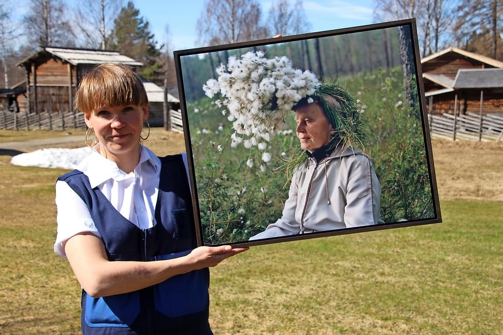 Riitta Ikosen (kuvassa) ja Karoline Hjorthin Eyes as Big as Plates -sarjan töitä nähtiin Lieksassa viimeksi vuonna 2018.
