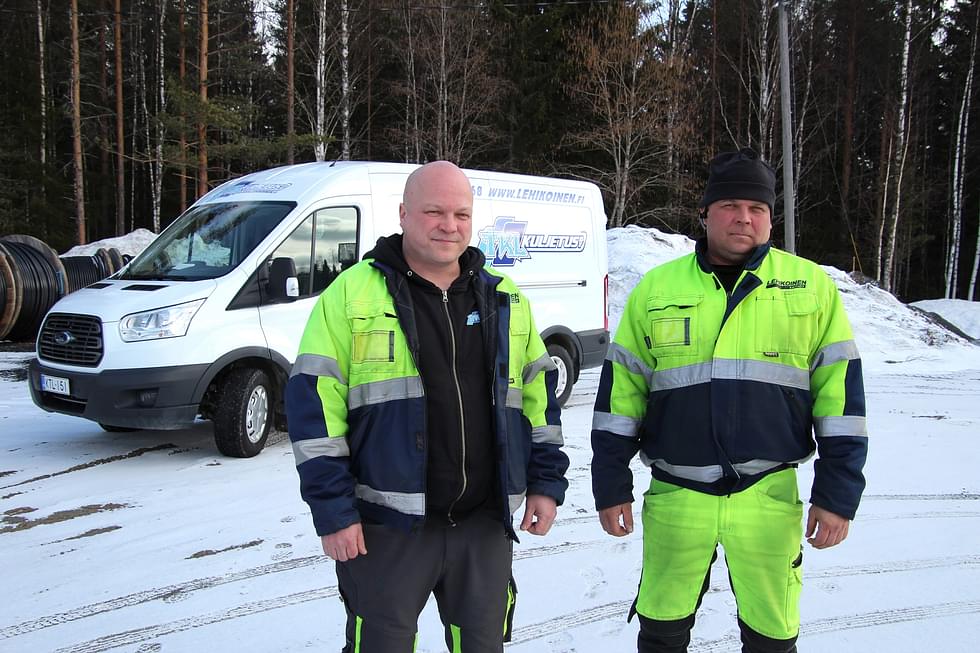 Timo (vas.) ja Timo Lehikoinen uskovat kuljetuspalvelun palvelevan yrityksiä niin Lieksassa kuin vastavuoroisesti Joensuun suunnalla.