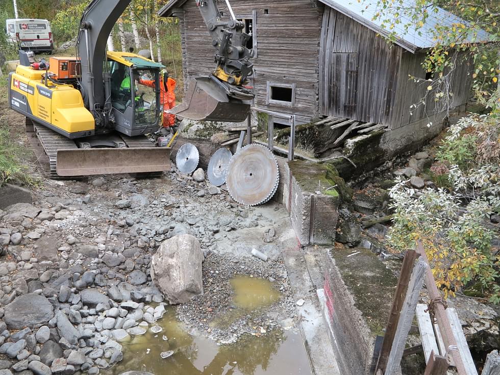 Kelvän vesimyllyn myllypato puretaan, jolloin kulkueste vaelluskaloille poistuu.