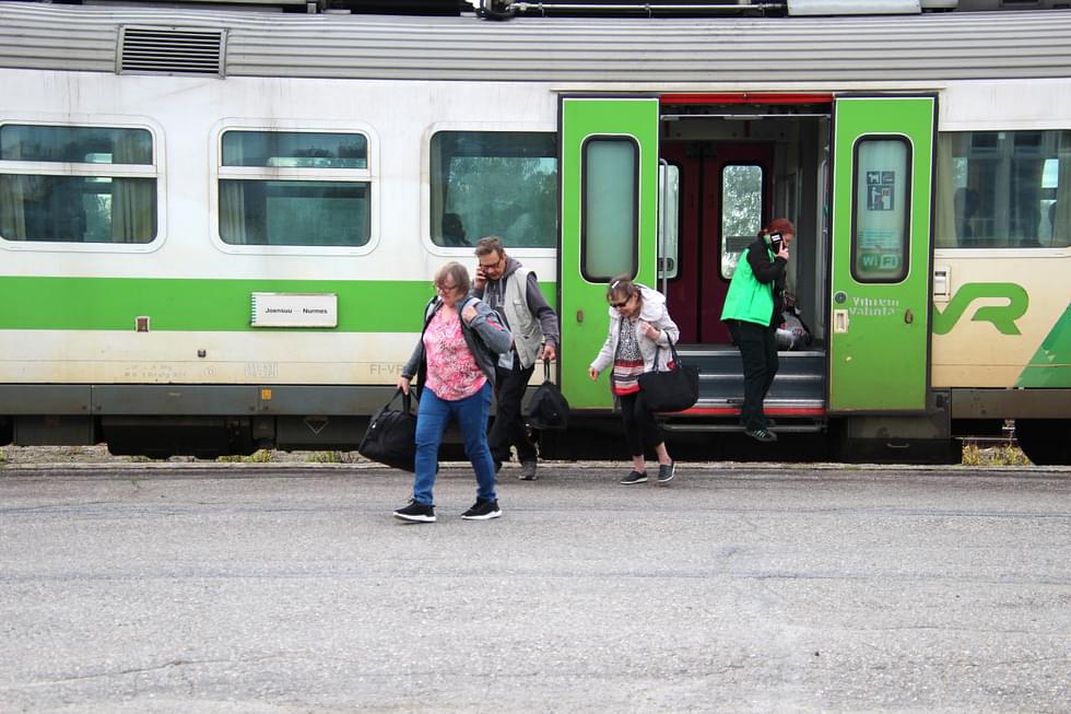 Maakuntahallitus korostaa, että kiskobussiyhteydet ovat osa koko maan kaukoliikennettä eikä linja-autolla korvattavaa lähijunaliikennettä.