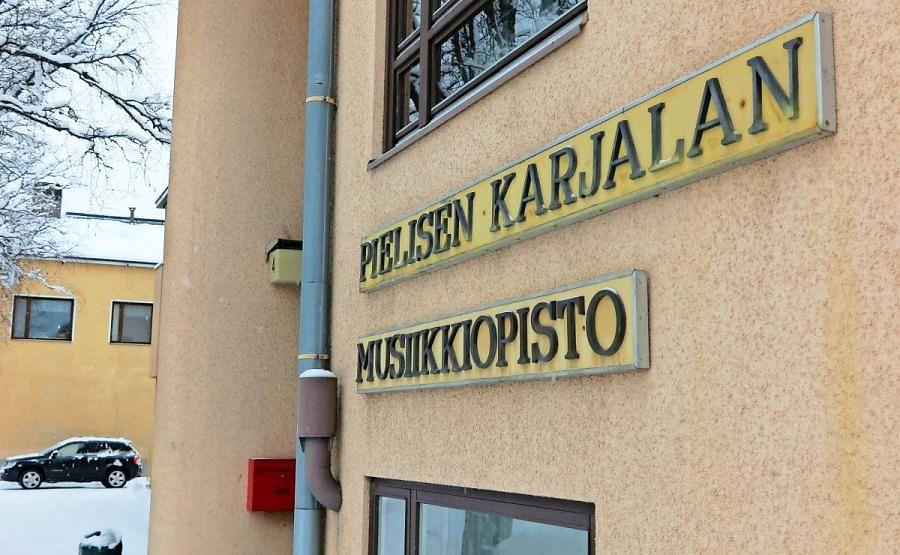 Pielisen Karjalan musiikkiopisto sijaitsee Koski-Jaakon kadulla.