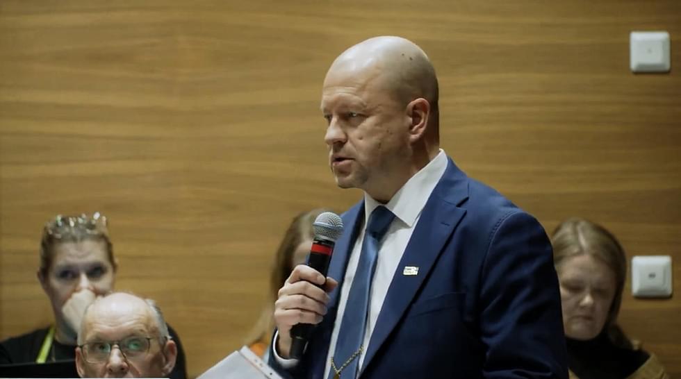 Timo Vornanen (ps.) esitti talousarviokäsittelyssä lisärahaa pelastustoimelle, mutta hänen tekemänsä kaksi muutosesitystä kaatuivat äänestyksessä.