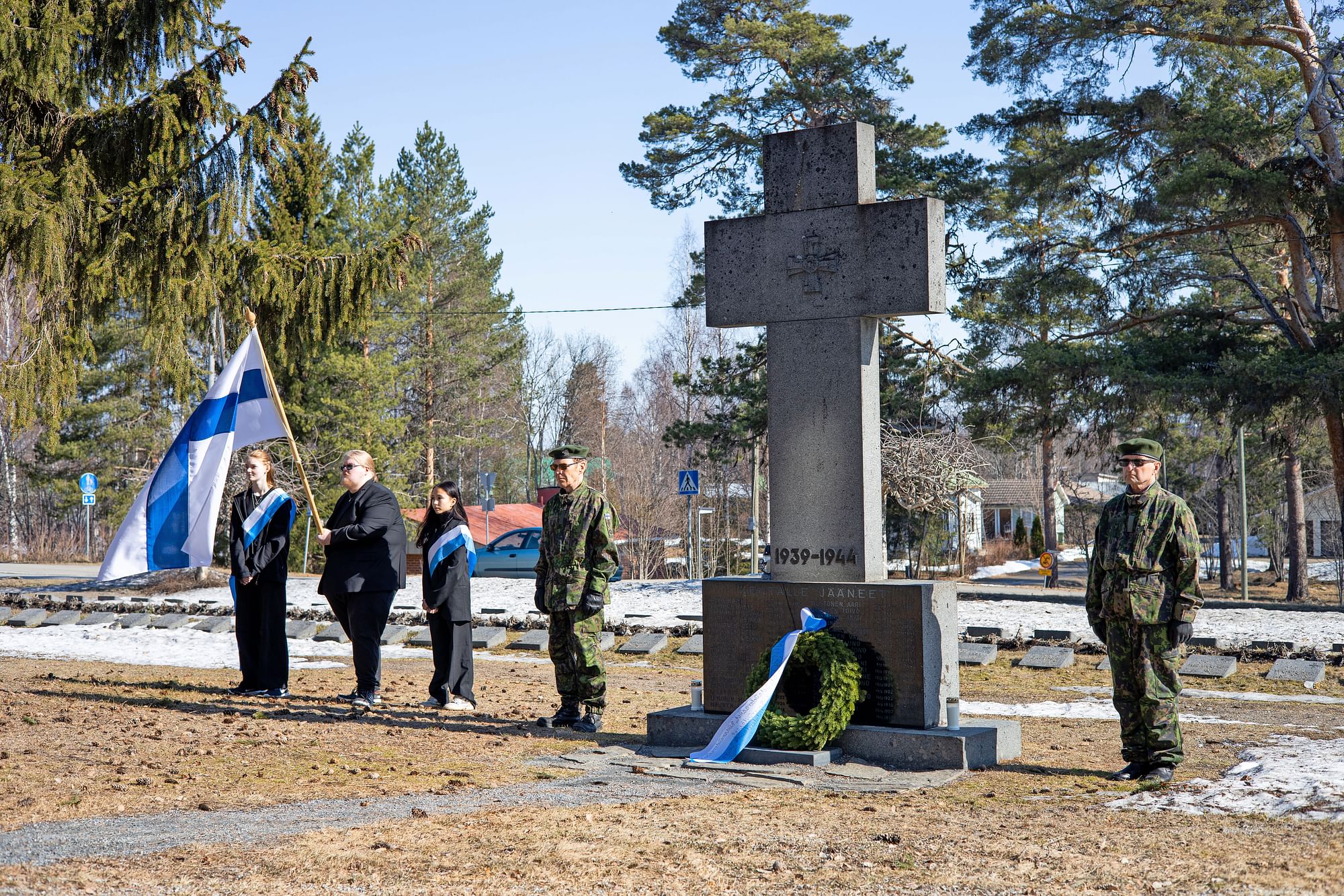 Polvijärvellä Kansallista Veteraanipäivää Kunnioitettiin Seppeleen ...