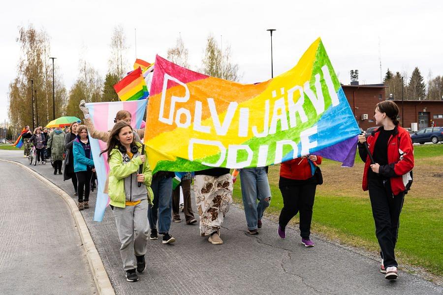 Nuorisovaltuusto oli viime vuonna Polvijärvellä järjestämässä esimerkiksi historiallista Polvijärvi Pride -kulkuetta. 