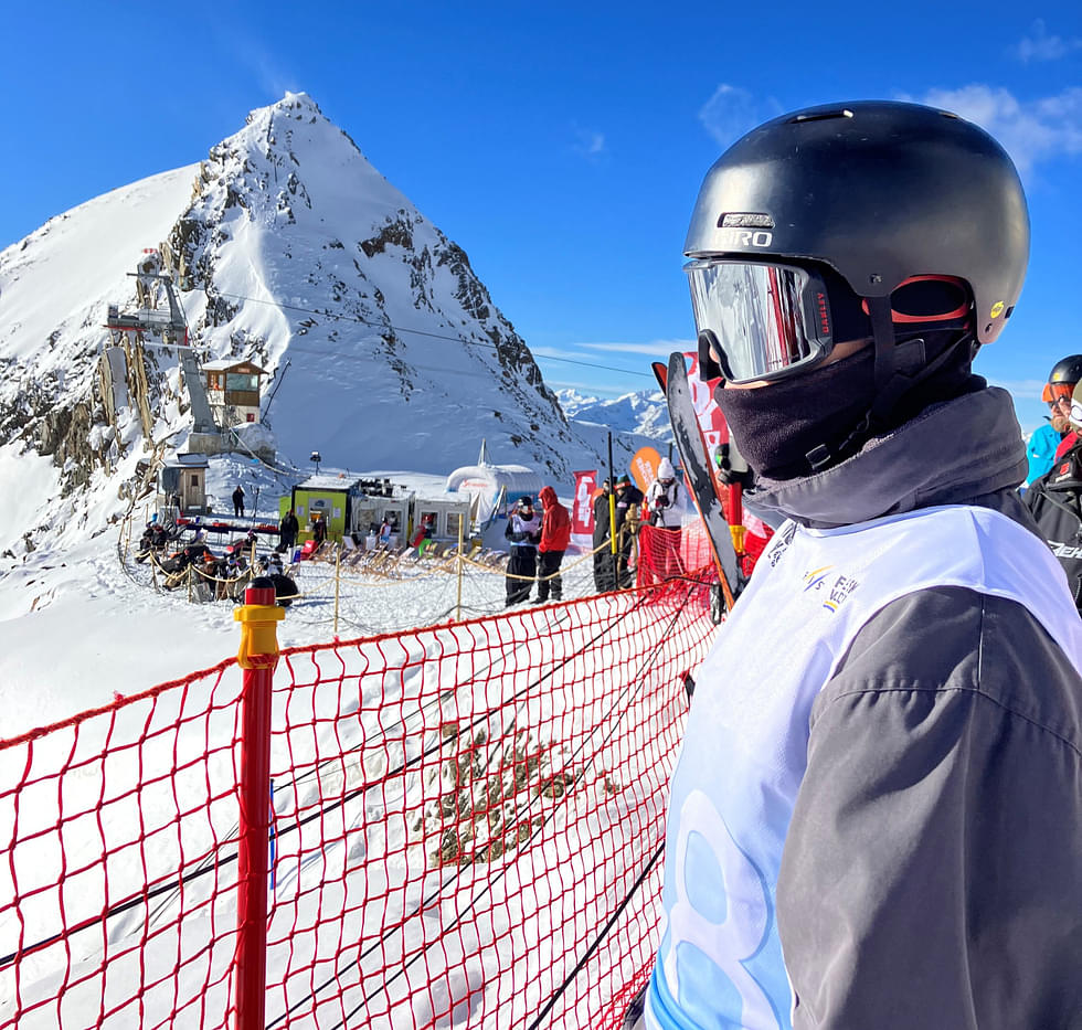 Ilomantsilaissyntyinen Teemu Lauronen sijoittui viime lauantaina käydyssä slopestylen maailmancupin avauskilpailussa Itävallassa hienosti sijalle 12.