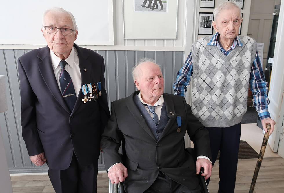 Reino Kurvinen (98), Pekka Hiltunen (98) ja Väinö Ikonen (97) saivat kutsun Sotien 1939 – 45 Pohjois-Karjalan perinneyhdistyksen kunniajäseniksi