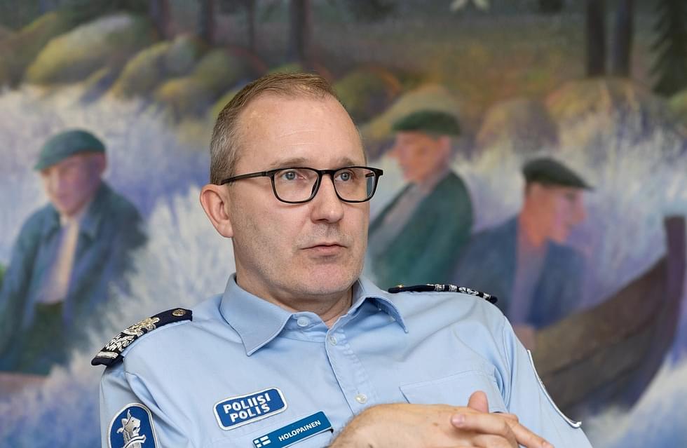 Itä-Suomen poliisipäällikkö Samppa Holopaisen mukaan on tärkeää, että vanhemmat ovat keskeisesti mukana nuorten elämässä.