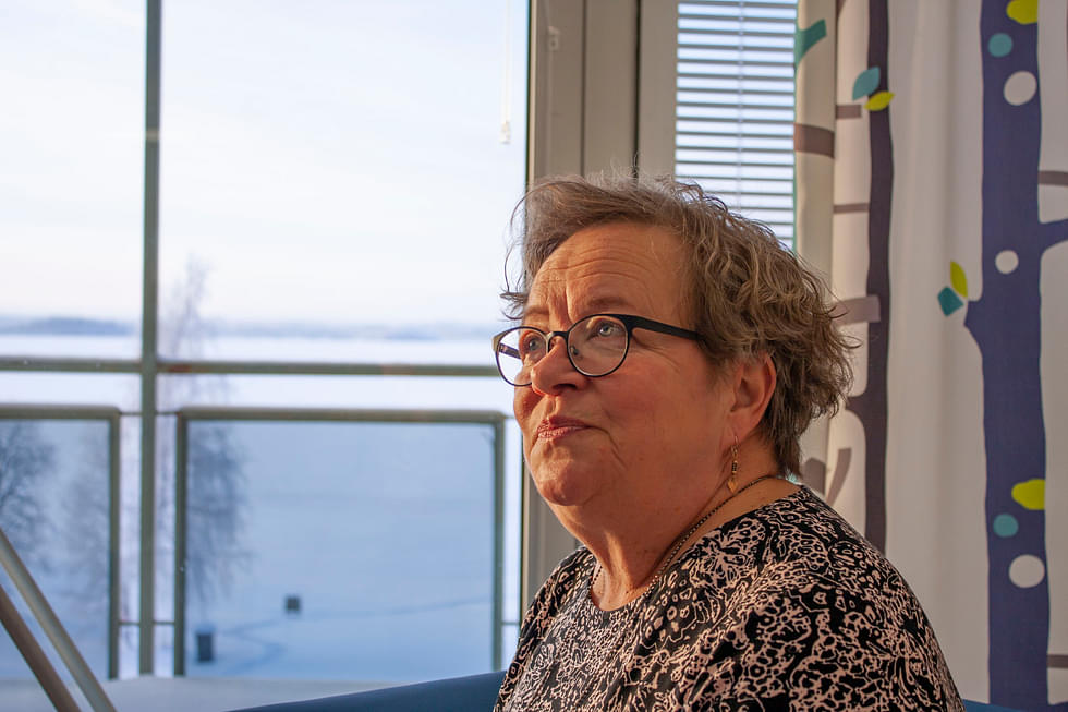 Anne Riikonen muistelee työuraansa kouluterveydenhoitajana suurella lämmöllä.