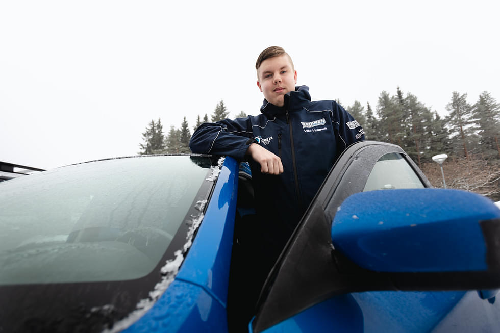 Rallilahjakkuus, uskalilainen Ville Vatanen sai ajokortin viime syksynä. 