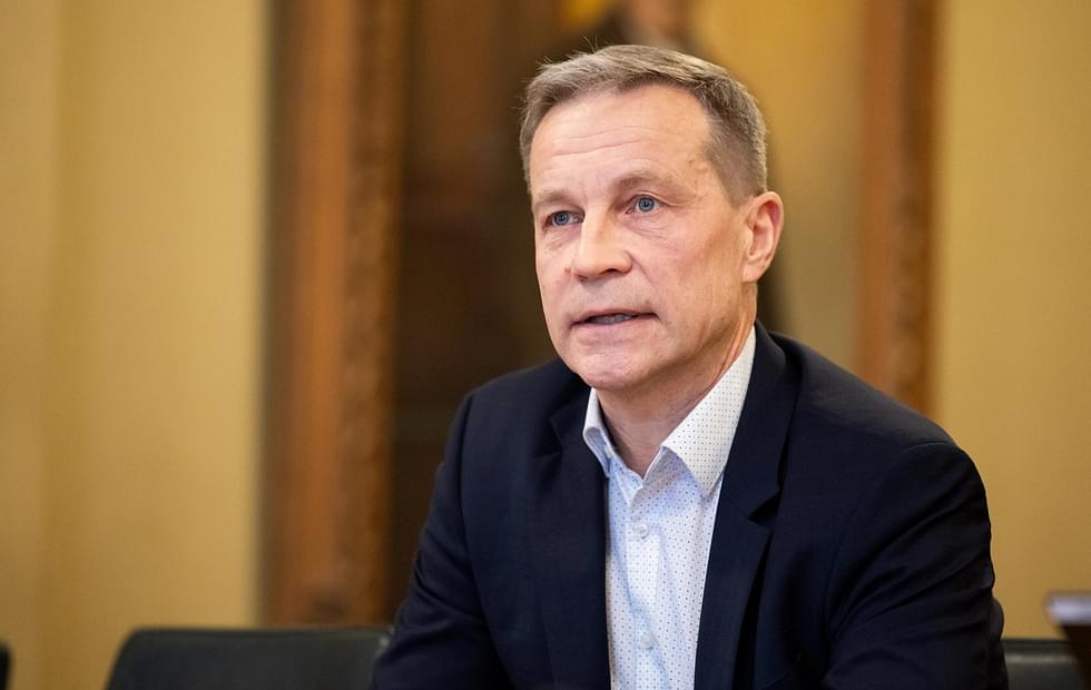 Kaupunginjohtaja Jere Penttilä kommentoi, että säästötarve on massiivinen ja sen selättäminen vaatii esitettyjen keinojen lisäksi muitakin toimenpiteitä, kuten veronkorotuksia.