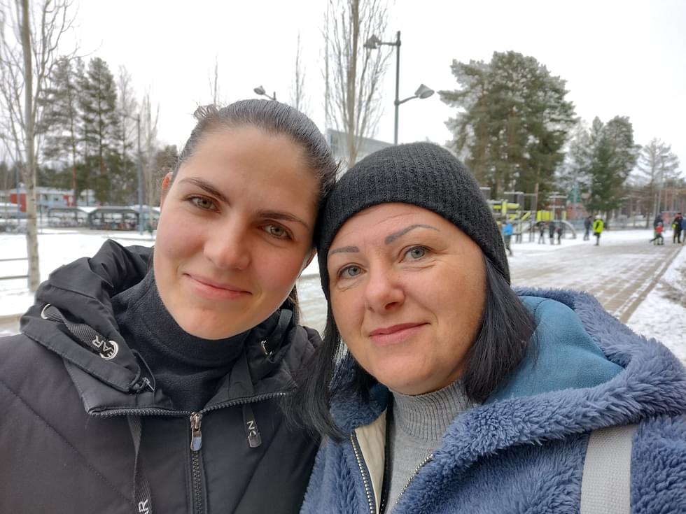 Ukrainalaiset Anastasia Motkina ja Tatjana Nemykina esiintyvät 18.12. Enon kirkossa Kansainvälisissä joululauluissa.