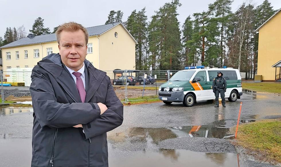 Onttolan varuskunta-alueella Antti Kaikkonen kävi tutustumassa rajaviranomaisten ja puolustusvoimien yhteistyöhön.