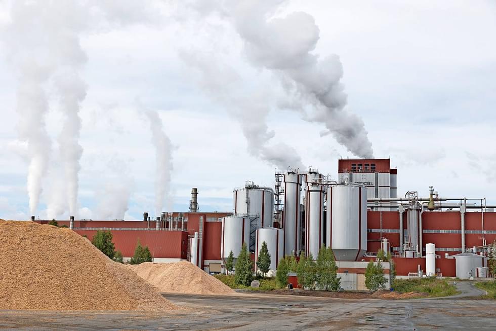 Stora Enson Enocellin tehtaalla on tehty useiden vuosien ajan investointeja, jotka pienentävät tehtaan tuotannosta syntyvää hiilijalanjälkeä.