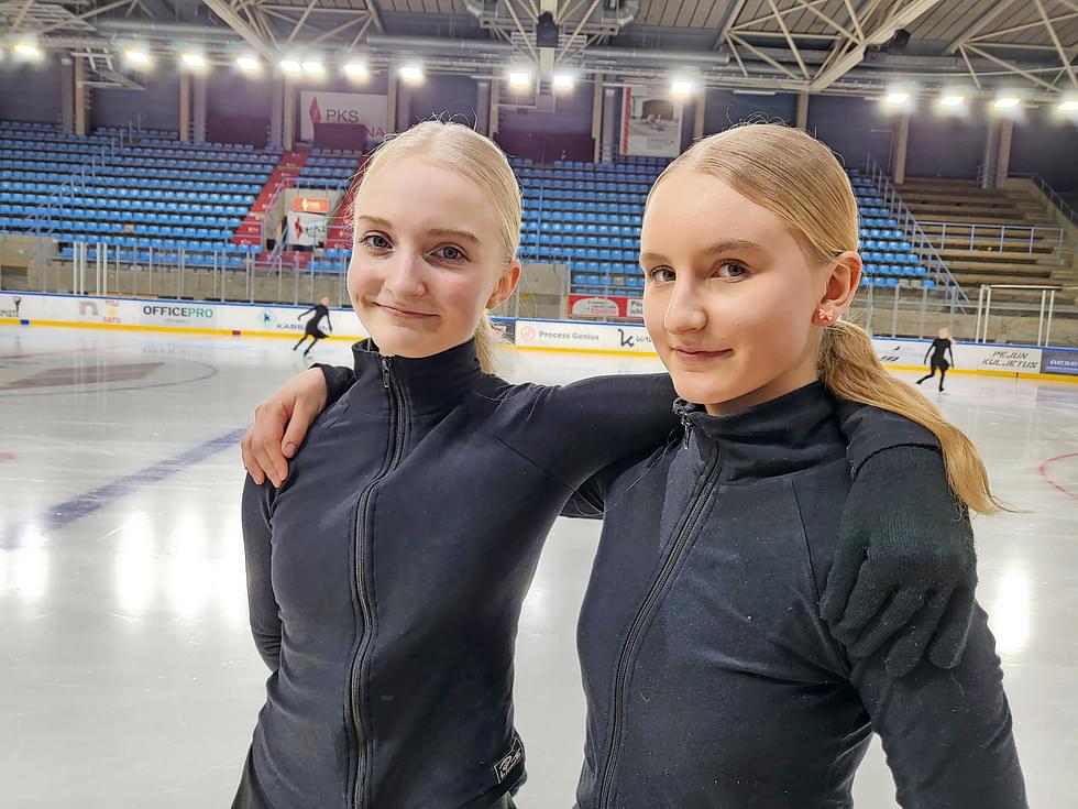 Janna Suomalainen (vas.) ja Roosa Pirinen ovat valmiita SM-kisakoitokseen.