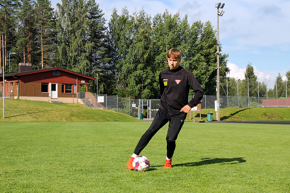 17-vuotias Luukas Turunen pelasi ensimmäisen edustusjoukkuepelinsä LehPassa kaksi vuotta sitten.