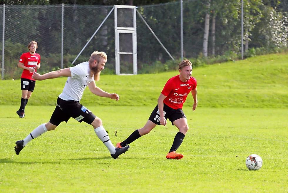 LehPa ja Kuopiolainen Kings SC  pelasivat tasapelin sunnuntaina  Lehmon nurmella.