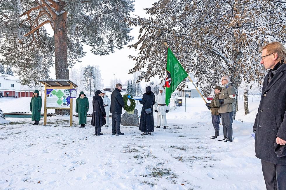 Kontiolahden Suojeluskunta ja Lotta Svärd saivat Kontiolahden kirkonkylälle muistomerkin itsenäisyyspäivänä.