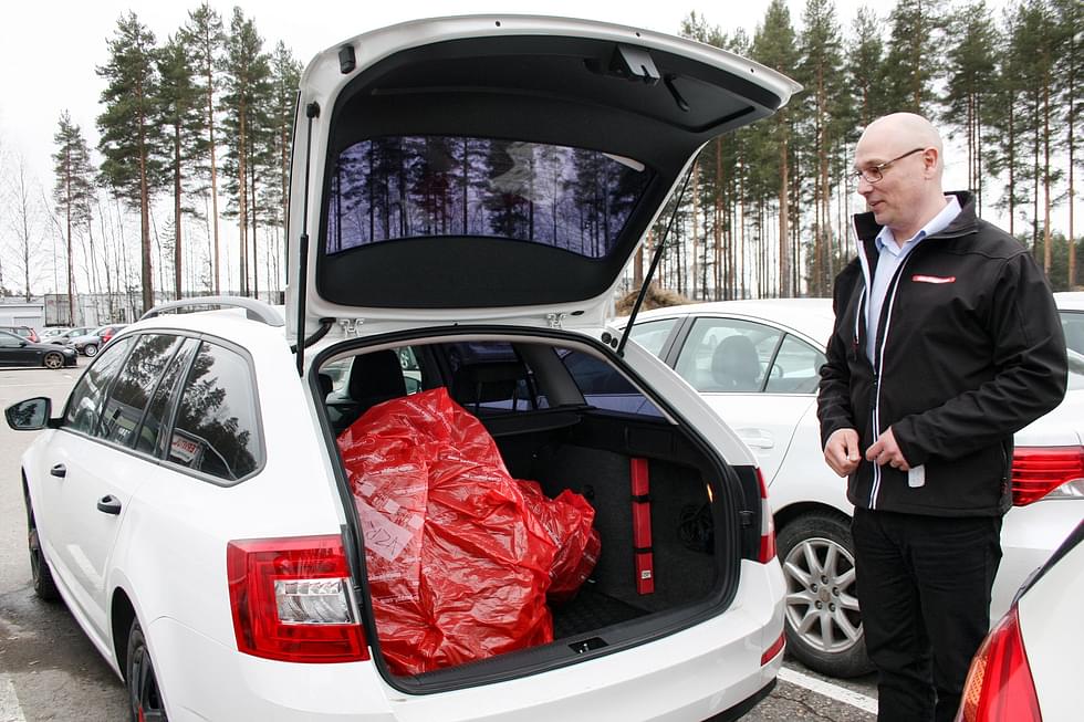Rinta-Joupin Autoliike Joensuun myyntipäällikkö Pertti Nylund toteaa, että lapsiperheiden ehdottomasti eniten kaipaama ominaisuus autossa on riittävä tila ihmisten ja tavaroiden, kuten vaunujen kuljettamiseen.