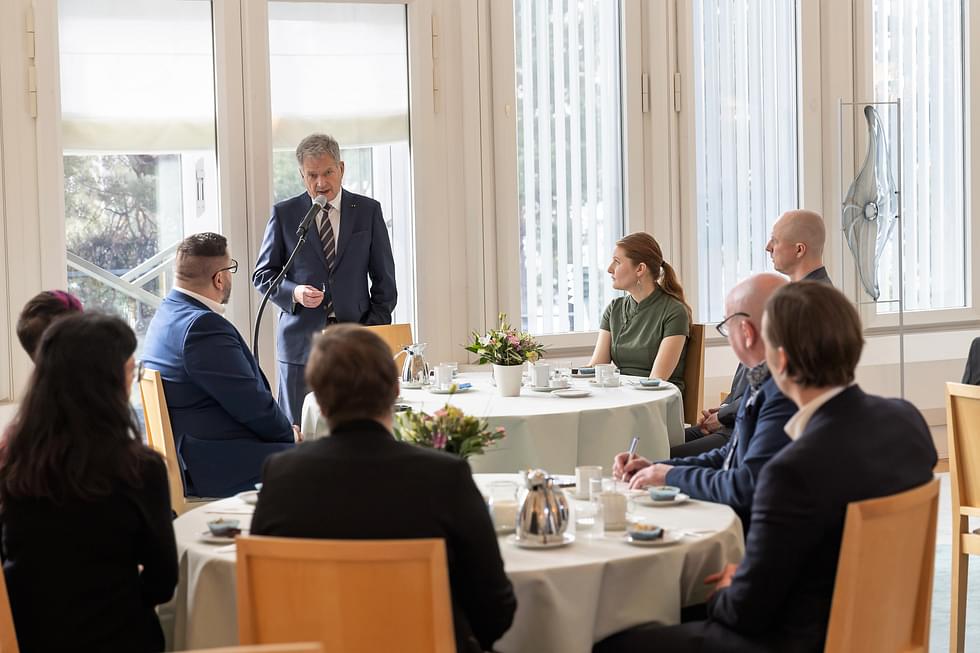 Tasavallan presidentti Sauli Niinistö tapasi paikallislehtien päätoimittajia viime viikolla Mäntyniemessä.