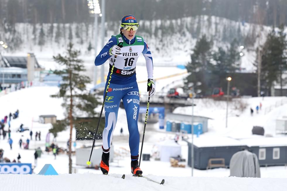 Emma Hämäläinen oli naisten 20 kilometrin perinteisen hiihtotavan kilpailun 37. Voiton vei Krista Pärmäkoski.