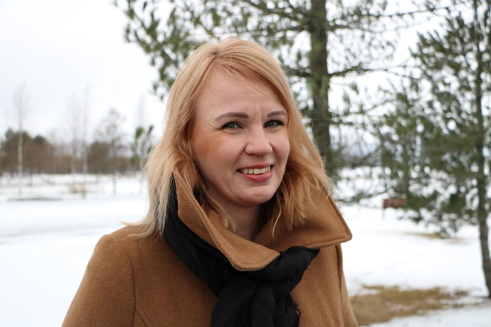 Pitkään pankkialalla toiminut Annemari Ollikainen haluaa olla esihenkilönä innostava ja vastuunsa tunteva.