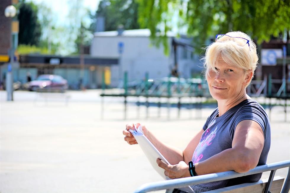 Virpi Siivola on toiminut Nurmeksen kaupungin tori-isännöitsijänä, mutta ei aio hakea enää tehtävää.