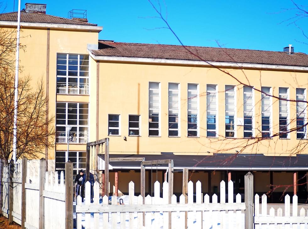 Asiantuntija-arvion mukaan ei ole viitteitä siitä, että Keskustan koulun remontoiminen olisi rakennusteknisesti kannattamatonta. 