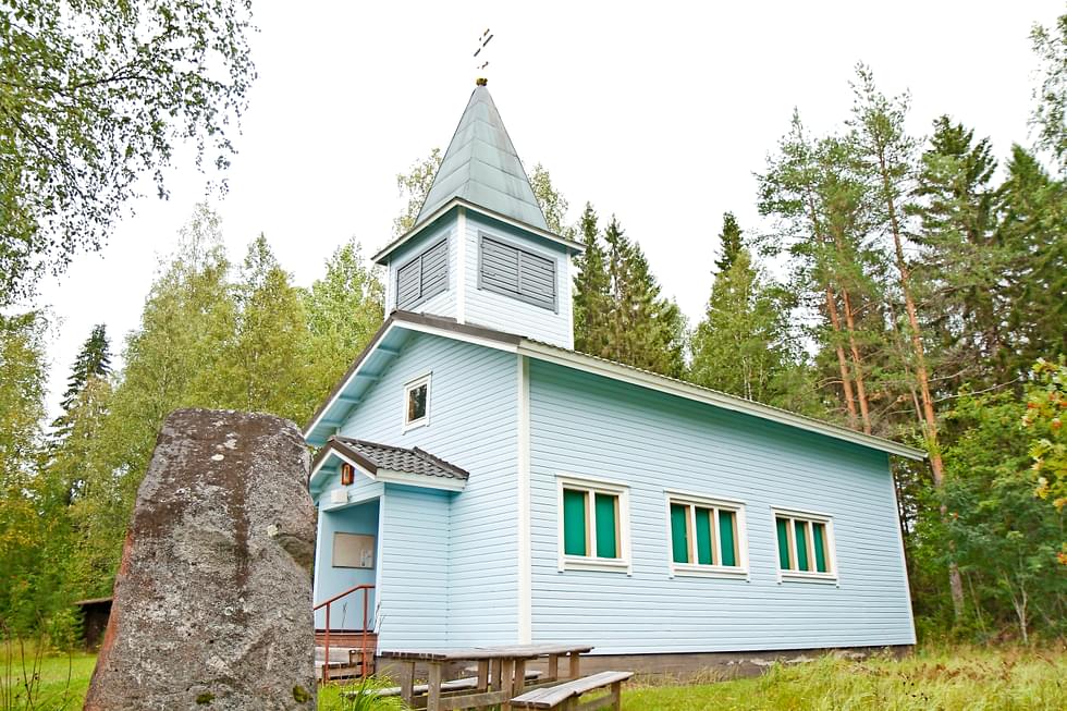 Elomäen tšasounana tunnettu pyhäkkö sijaitsee Rasimäen kylässä.