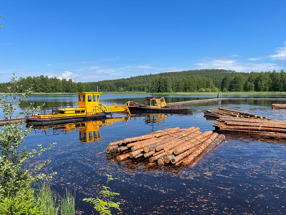 Stora Enso aloitti uiton 14 vuoden tauon jälkeen. Stora Enson nippuja pudotettiin veteen Kuokkastenkoskella 14. kesäkuuta.